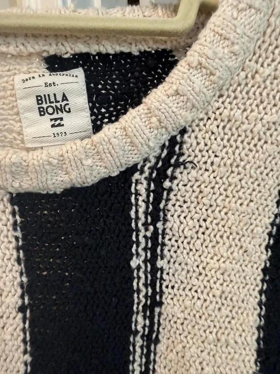 Billabong Black & Cream Striped Sweater in Size S - Picture 8 of 12